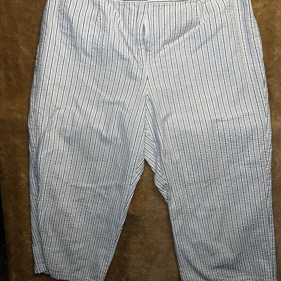 Hannah‎ Stretch Women's Sz 8 Grey White Black Stripe Capri Pants C03 - Picture 1 of 6